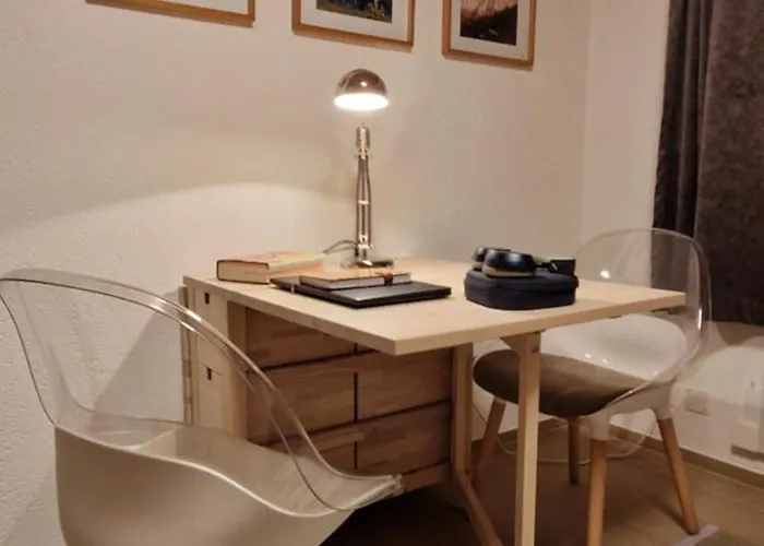 Swiss Mountains, Romantic, Heidiland, And Via Gondola 度假居